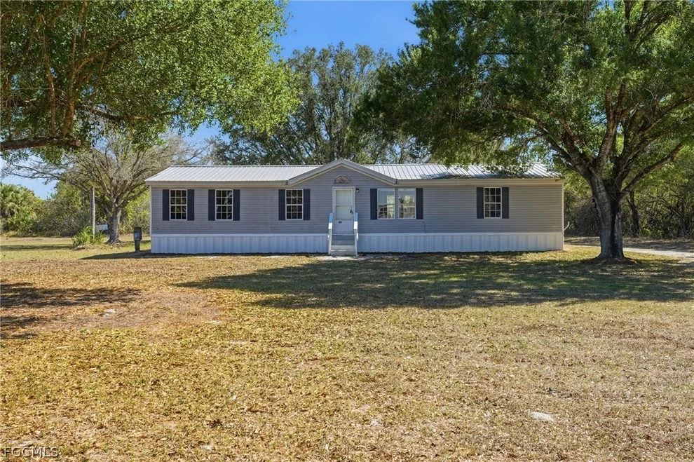 Unit for sale at 1446 Seminole Avenue, Labelle, FL 33935
