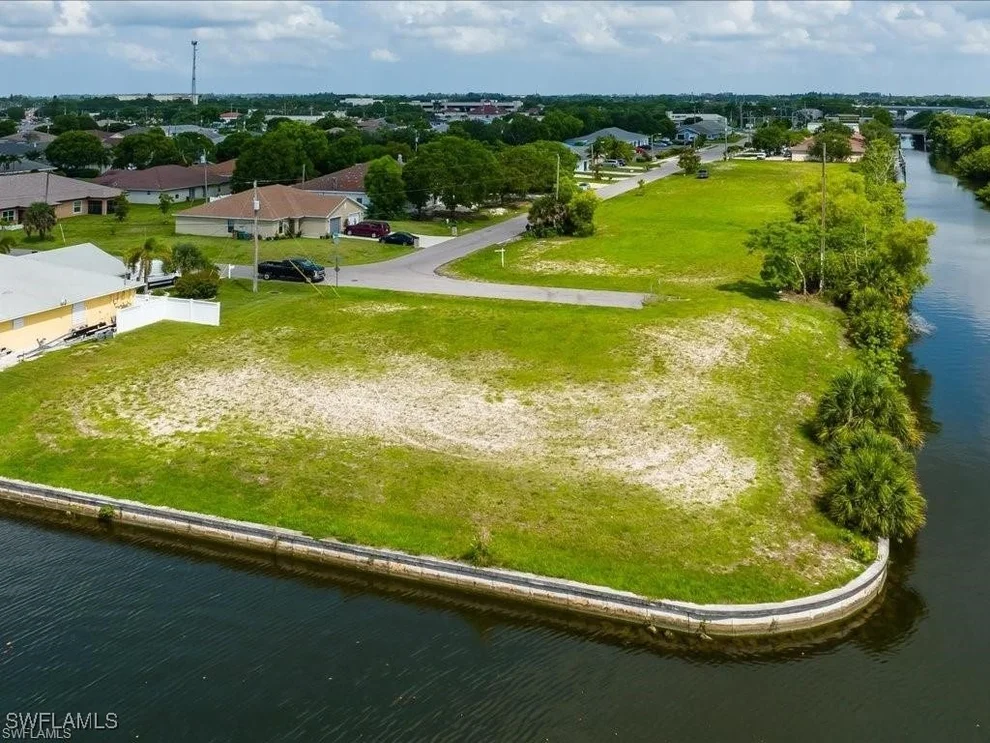Unit for sale at 1001 SE 12th Lane, Cape Coral, FL 33990