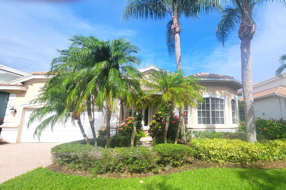 Unit for sale at 1404 W Island Club Sq, Vero Beach, FL 32963