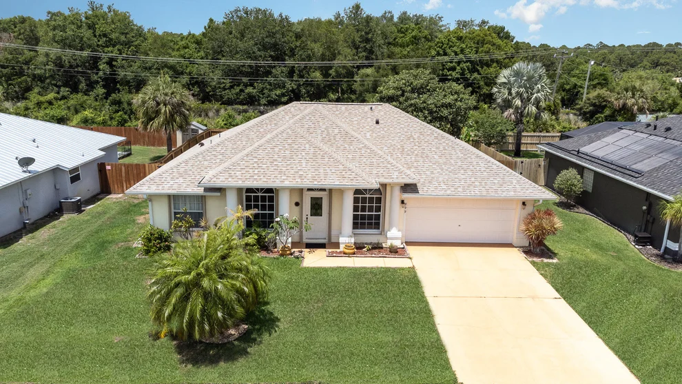 Unit for sale at 899 Hunters Creek Drive, Melbourne, FL 32904