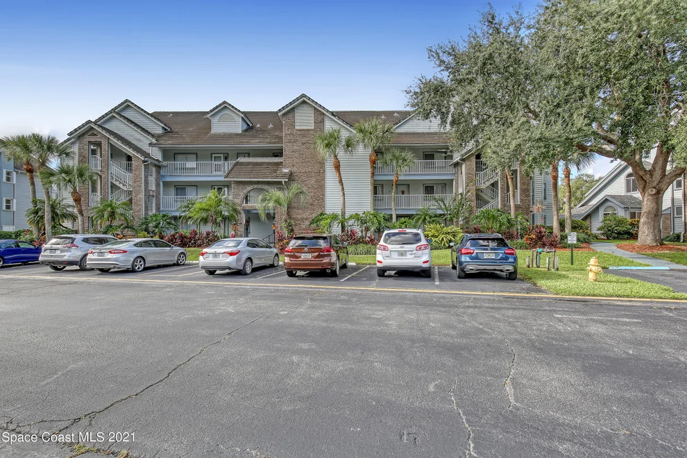 Unit for sale at 575 Shadow Wood Lane, Titusville, FL 32780