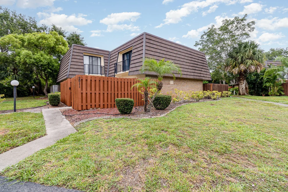 Unit for sale at 2913 Vista Oaks Circle NE, Palm Bay, FL 32905