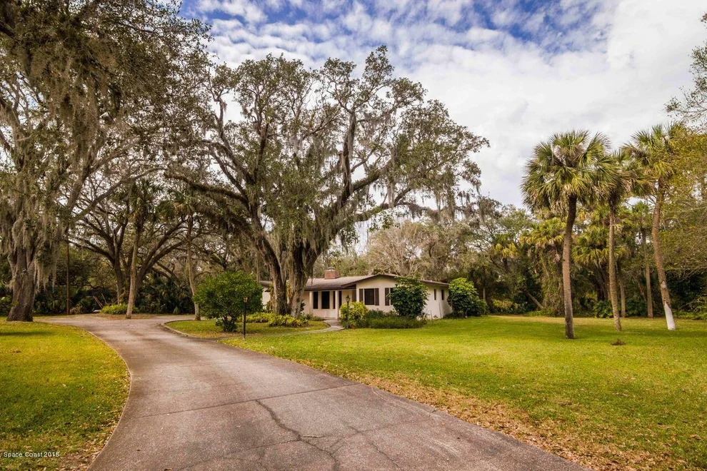 Unit for sale at 349 Meadowwood Lane, West Melbourne, FL 32904