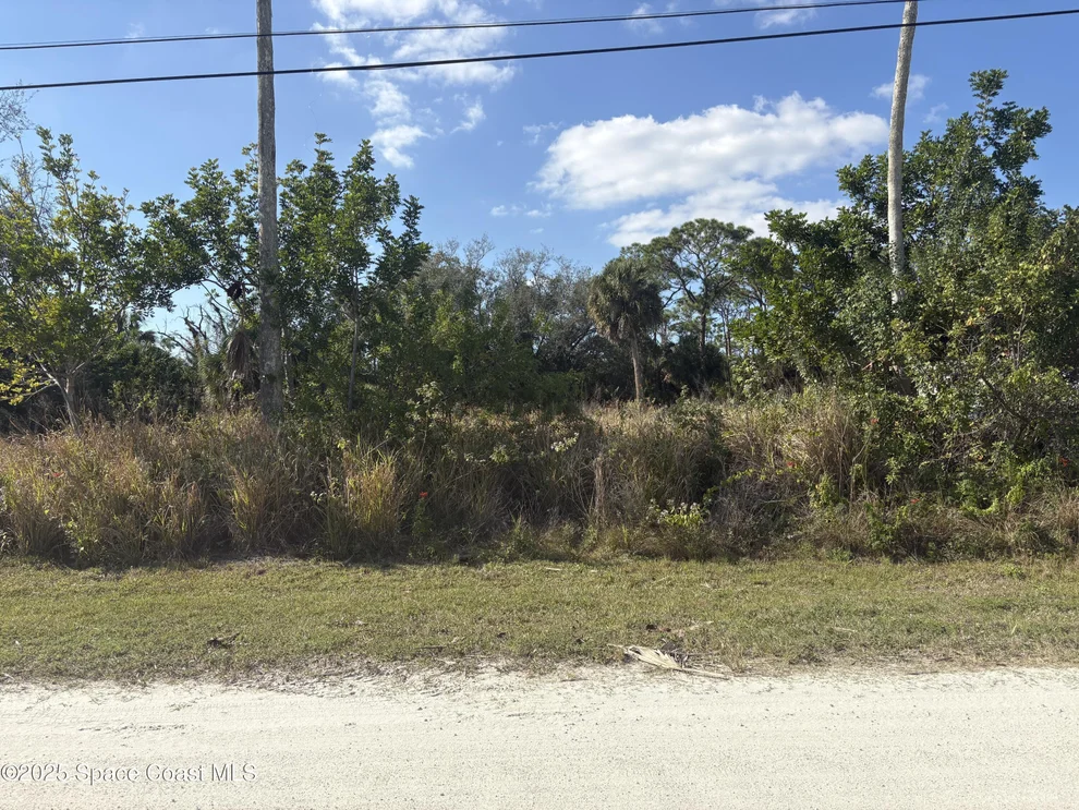 Unit for sale at 8615 95th Avenue, Vero Beach, FL 32967