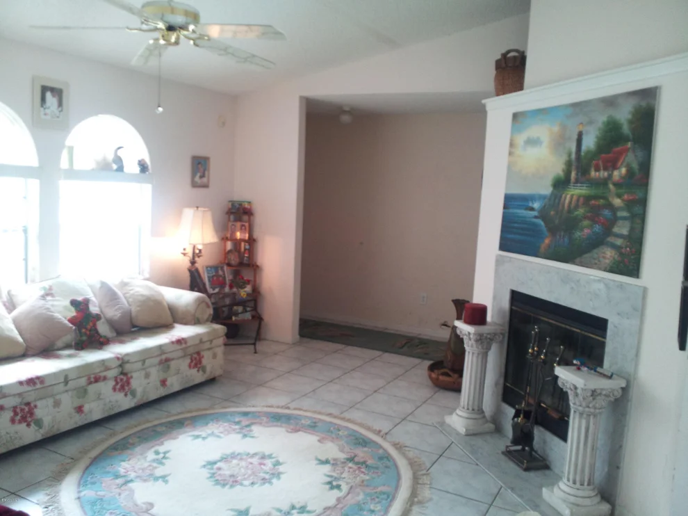 Unit for sale at 475 NW Holly Avenue, Palm Bay, FL 32907