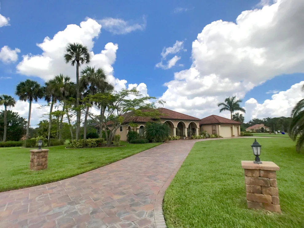 Unit for sale at 903 Bluegrass Lane, Rockledge, FL 32955