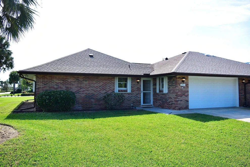 Unit for sale at 201 Grosse Pointe Avenue, Indialantic, FL 32903
