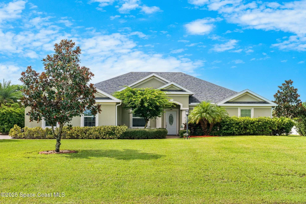 Unit for sale at 4009 Gardenwood Circle, Grant, FL 32949