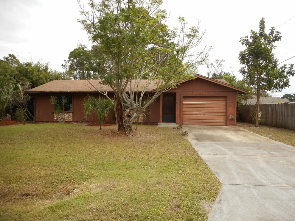 Unit for sale at 891 SE Algaringo Avenue, Palm Bay, FL 32909