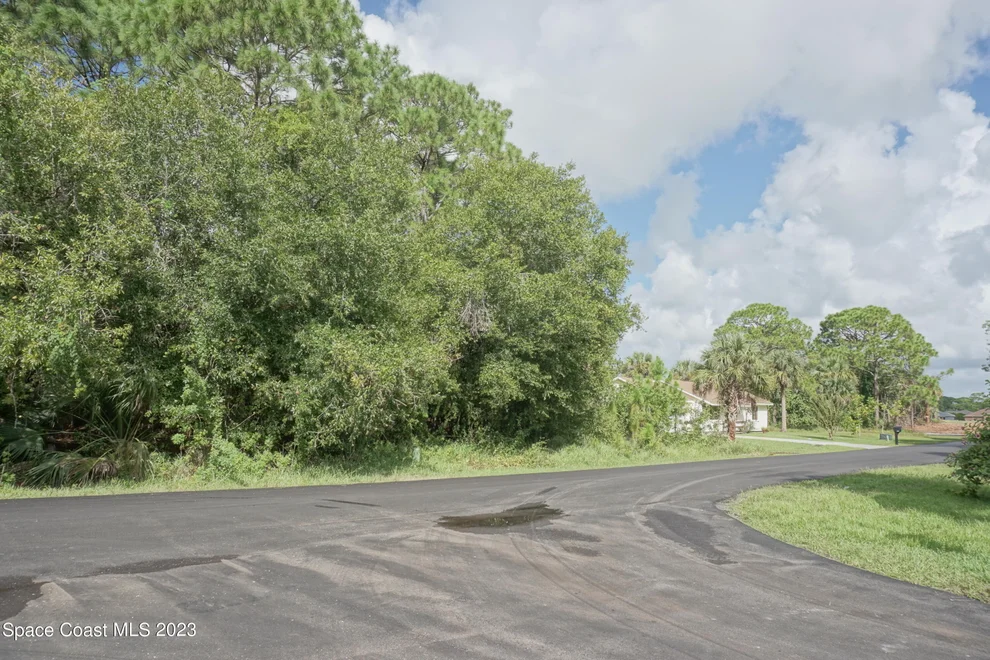 Unit for sale at 576 Carpenter Avenue NW, Palm Bay, FL 32907