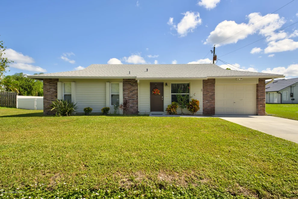 Unit for sale at 423 Dunbar Avenue NE, Palm Bay, FL 32907