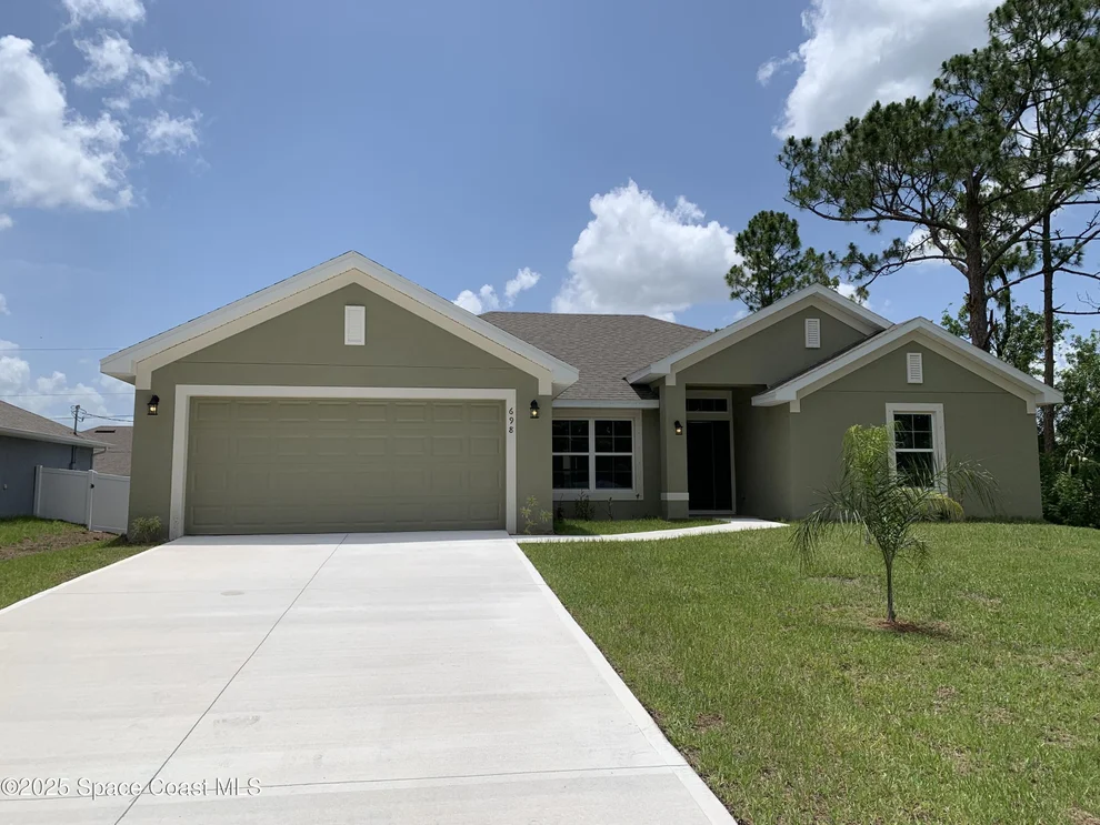 Unit for sale at 698 De Groodt Road SW, Palm Bay, FL 32908
