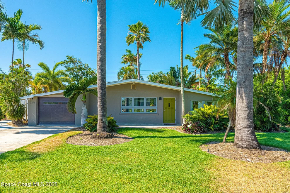 Unit for sale at 210 Avenida De La Vista, Indialantic, FL 32903