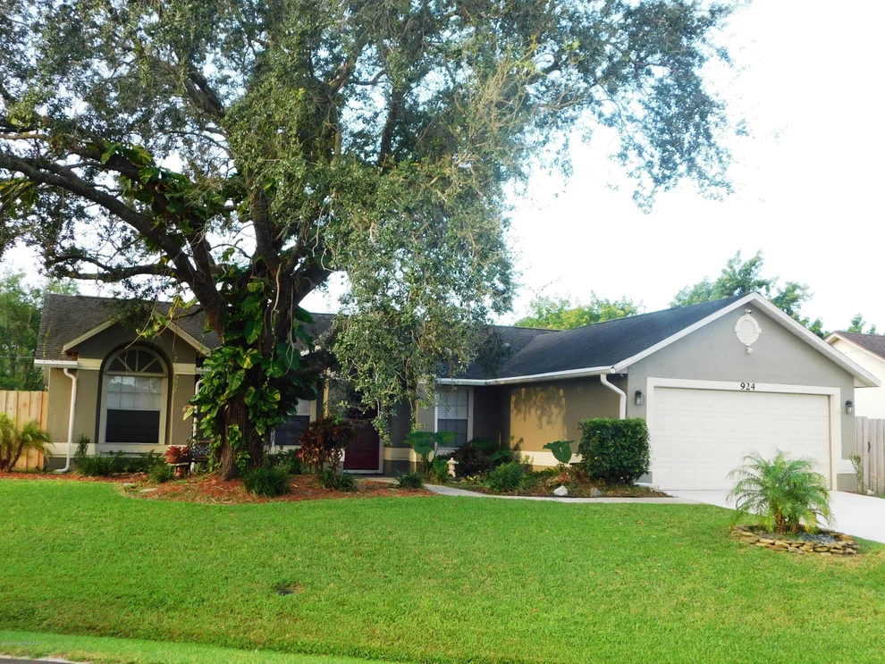 Unit for sale at 924 Canton Street NW, Palm Bay, FL 32907