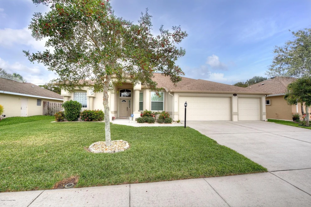 Unit for sale at 2103 Woodfield Circle, West Melbourne, FL 32904