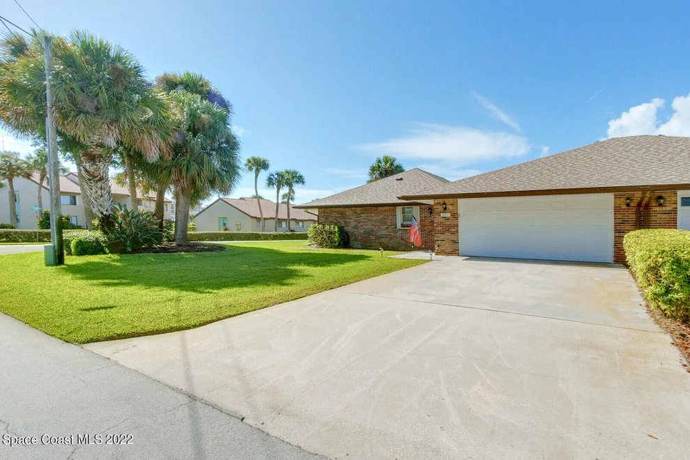 Unit for sale at 201 Grosse Pointe Avenue, Indialantic, FL 32903
