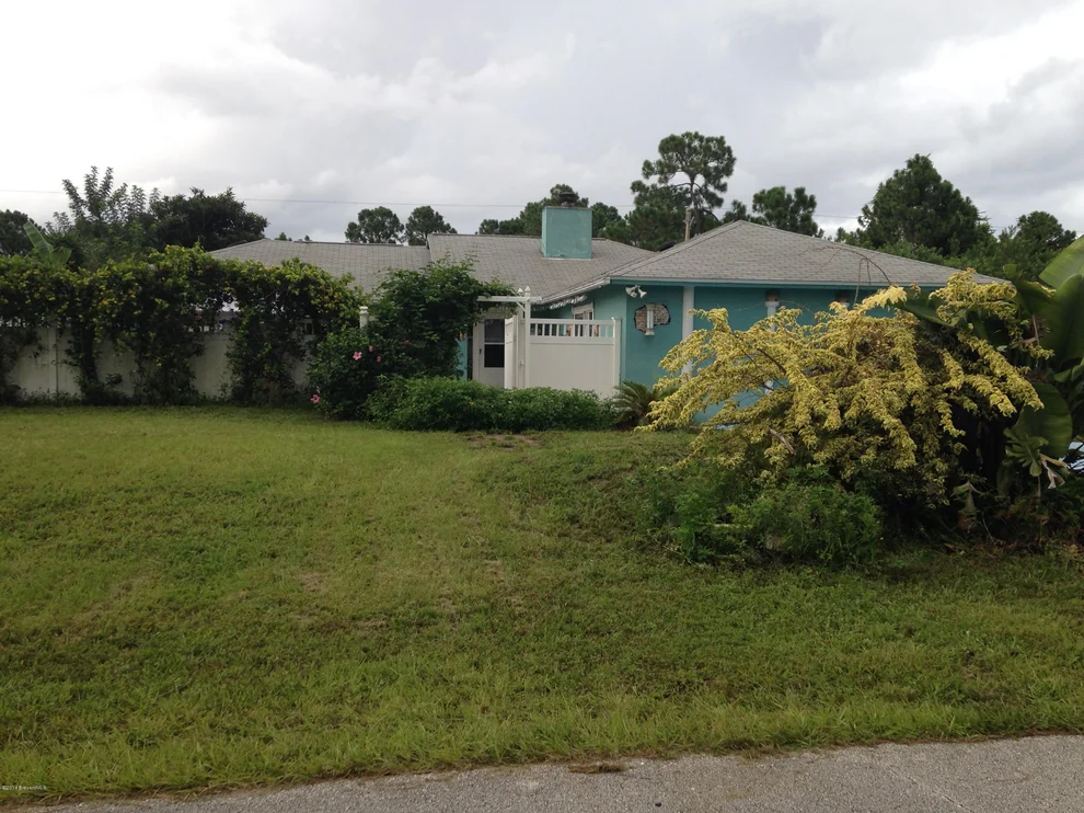 Unit for sale at 571 SE Bluefields Street, Palm Bay, FL 32909