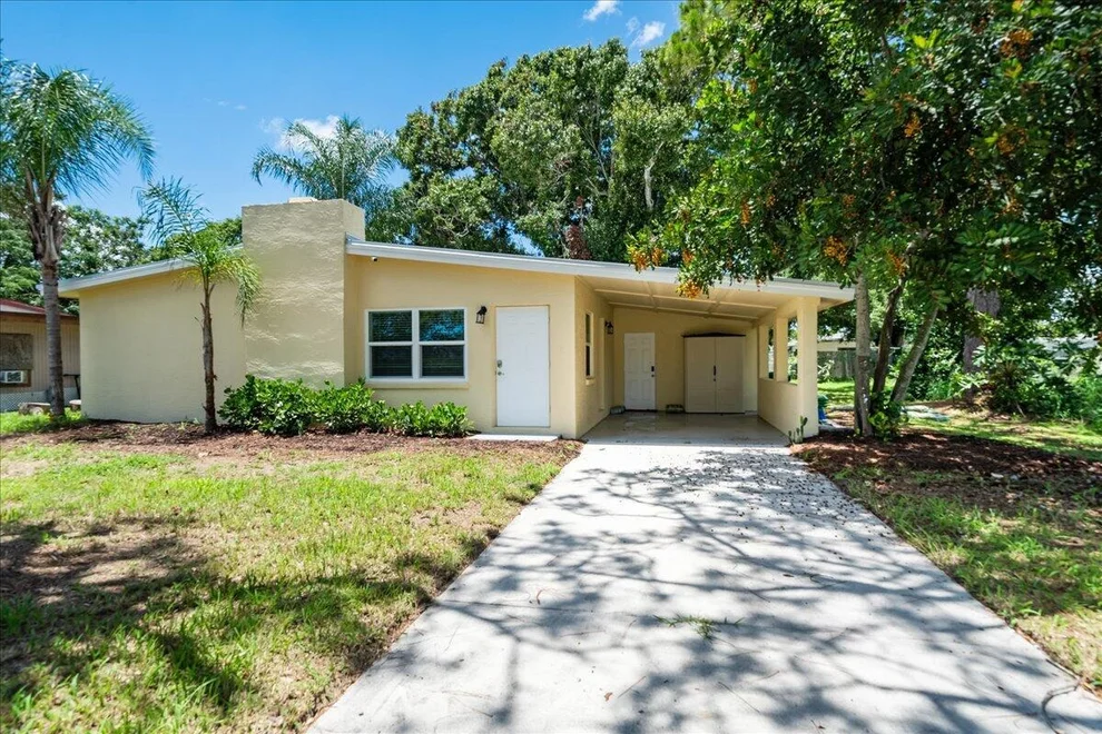 Unit for sale at 208 NE Entrada Avenue, Port St. Lucie, FL 34952