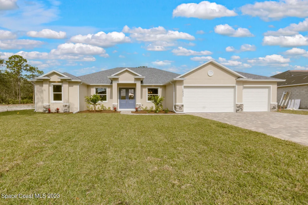 Unit for sale at 1845 Market Circle NE, Palm Bay, FL 32905