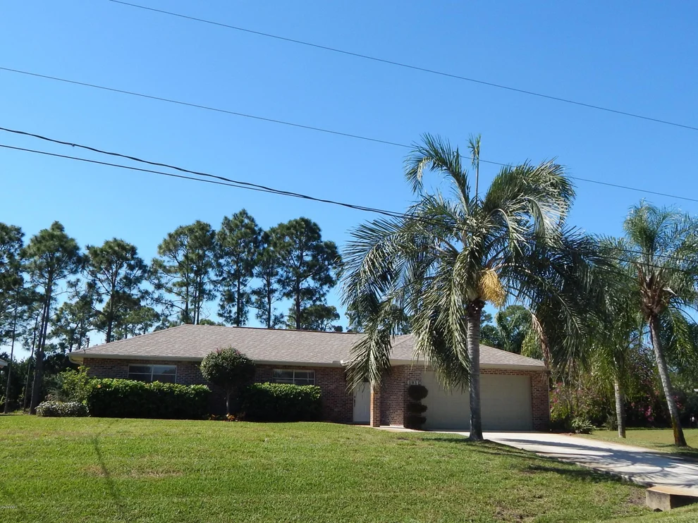 Unit for sale at 193 SE Abello Road, Palm Bay, FL 32909