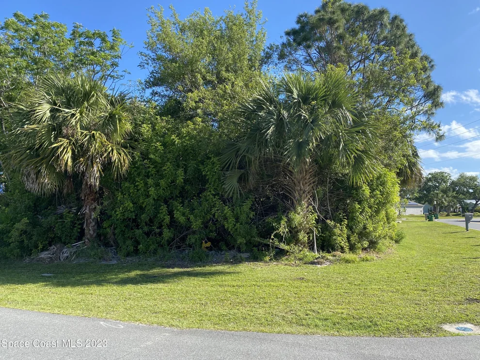 Unit for sale at 305 Perch Lane, Sebastian, FL 32958