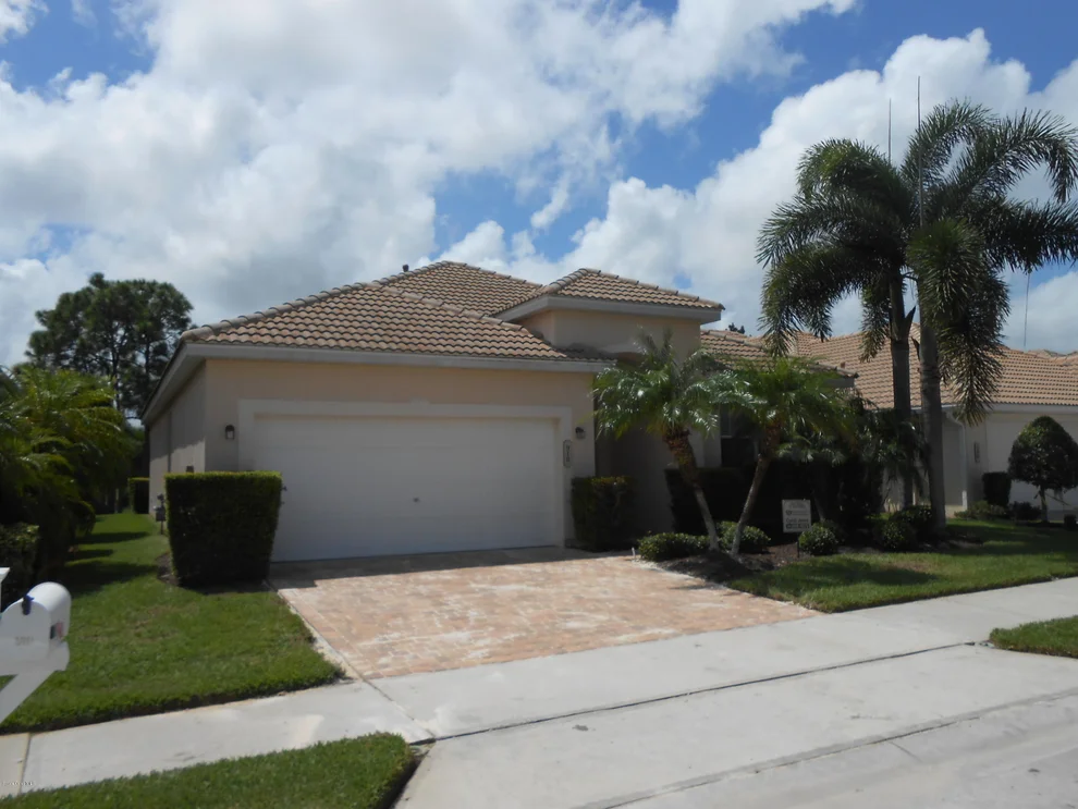 Unit for sale at 910 Glen Abbey Way, Melbourne, FL 32940