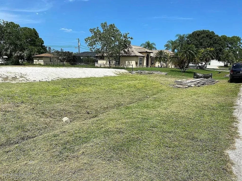 Unit for sale at 309 SW Dwight Avenue, Port St. Lucie, FL 34953