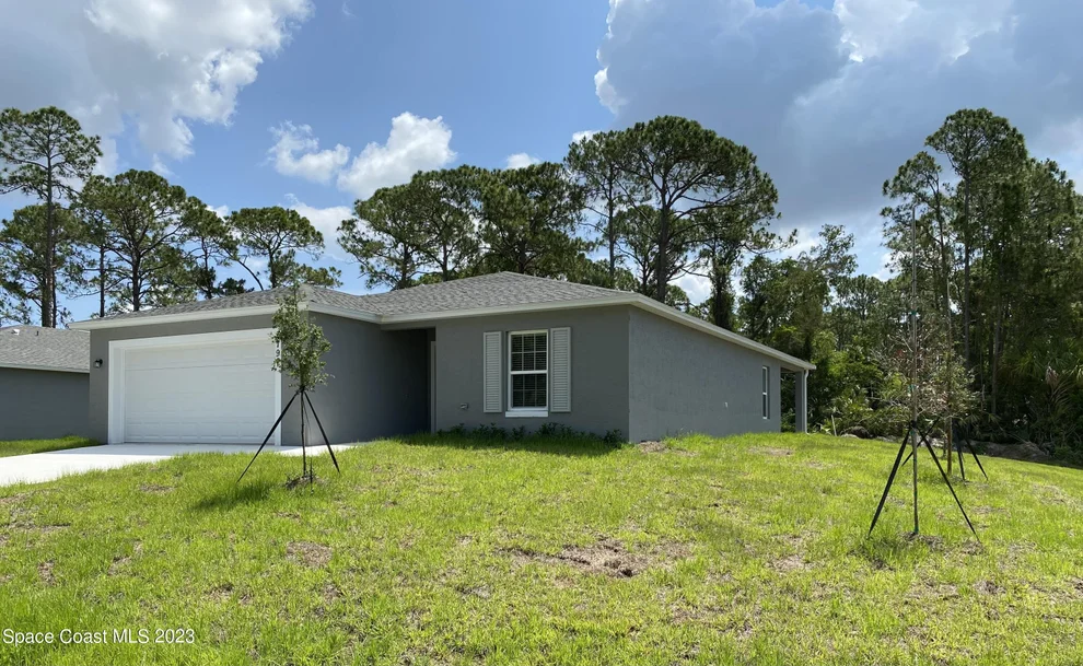 Unit for sale at 797 Geoffrey Avenue SW, Palm Bay, FL 32908