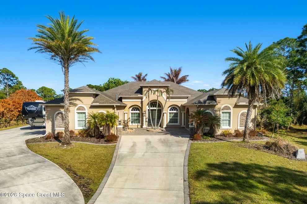 Unit for sale at 6895 Cottonwood Drive, Grant, FL 32949