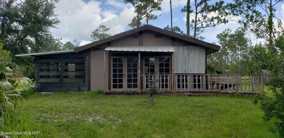Unit for sale at 32801 Hwy 441 N, Lot 40, Okeechobee, FL 34972