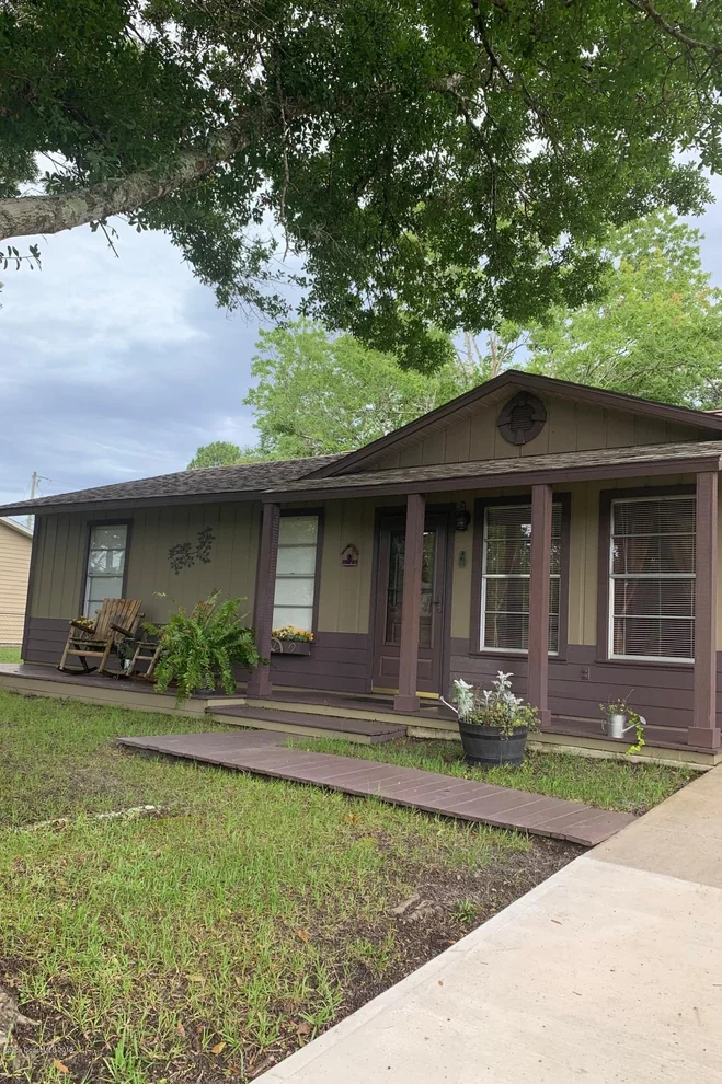 Unit for sale at 578 Tropicaire Avenue SW, Palm Bay, FL 32908