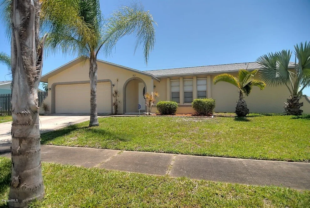 Unit for sale at 501 W Ford Circle, Melbourne, FL 32935