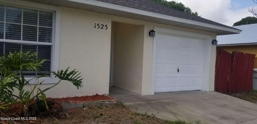 Unit for sale at 1525 20th Avenue SW, Vero Beach, FL 32962