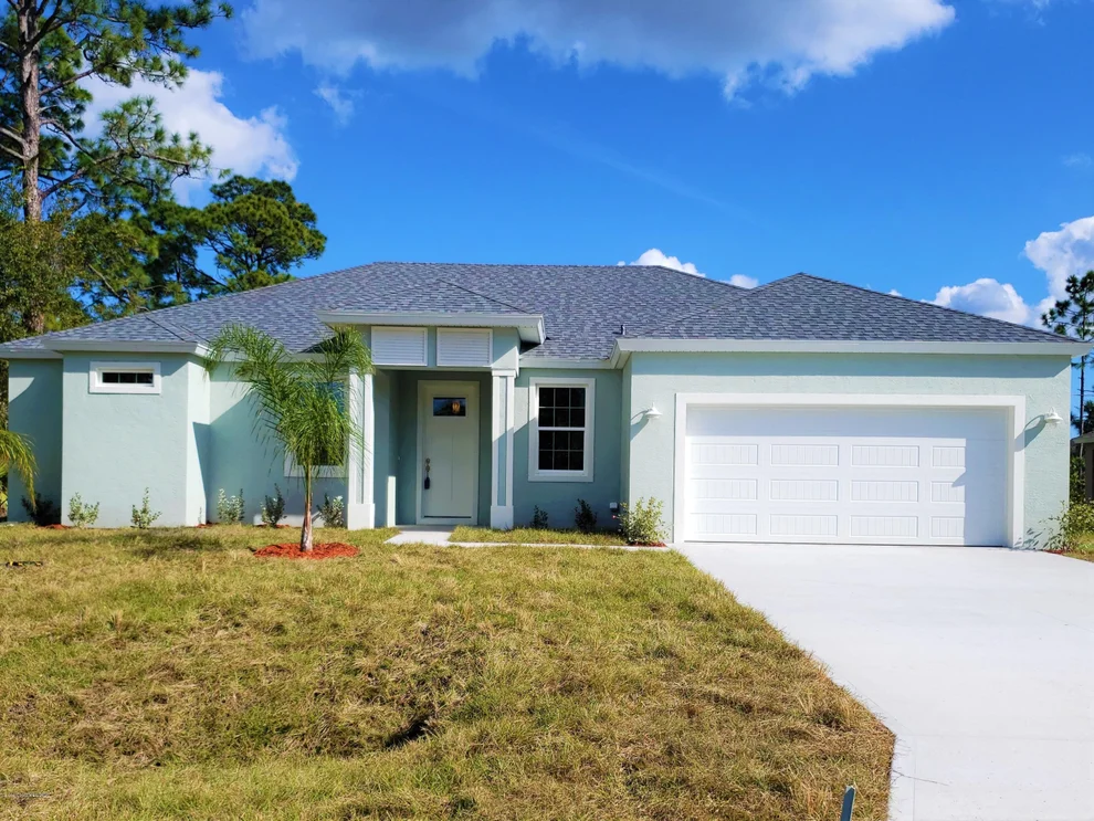 Unit for sale at 423 Cheltenham Avenue SE, Palm Bay, FL 32909