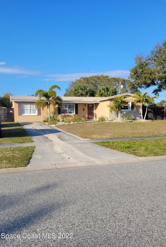 Unit for sale at 2760 Fountainhead Boulevard, Melbourne, FL 32935