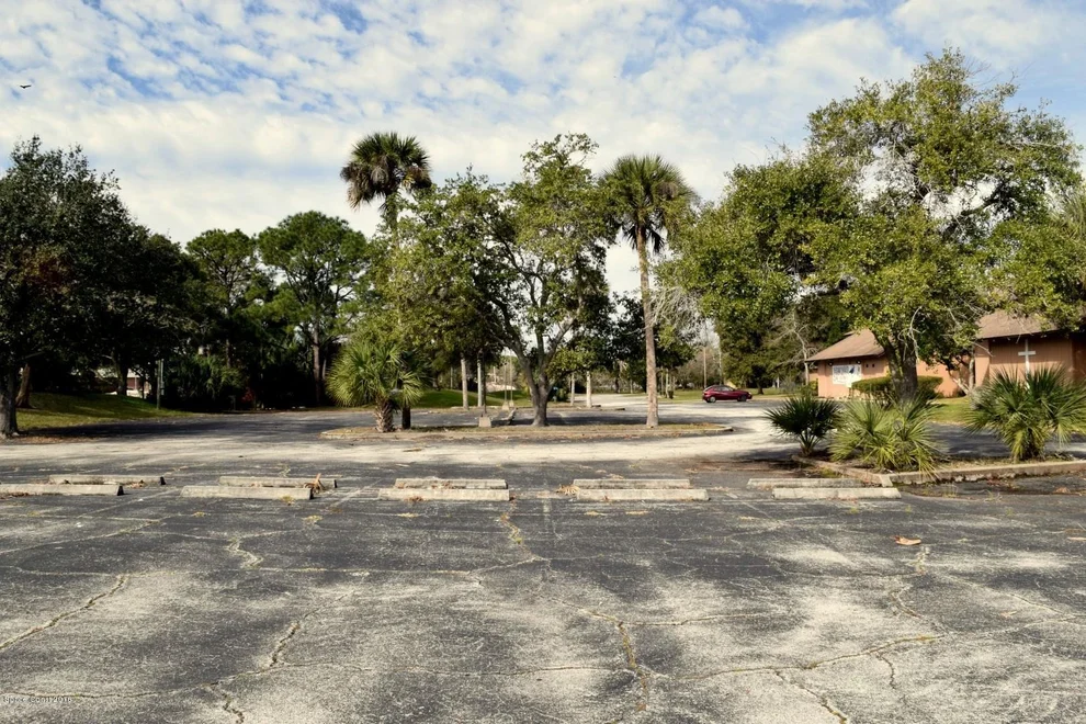 Unit for sale at 101 Indigo Drive, Daytona Beach, FL 32117