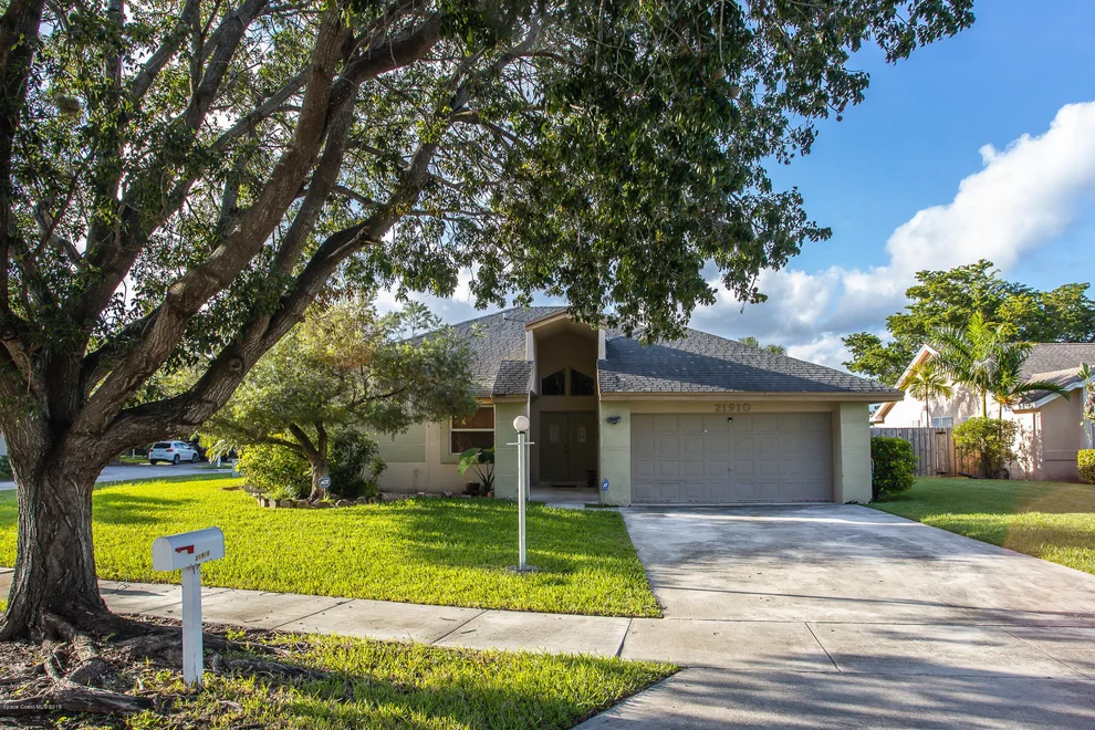 Unit for sale at 21910 SW 98th Avenue, Cutler Bay, FL 33190