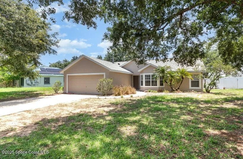 Unit for sale at 13206 Biscayne Drive, Grand Island, FL 32735