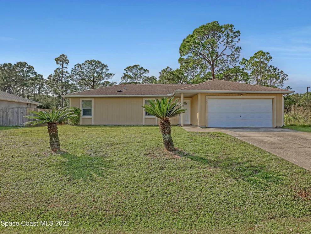 Unit for sale at 1100 Hammacher Avenue SW, Palm Bay, FL 32908