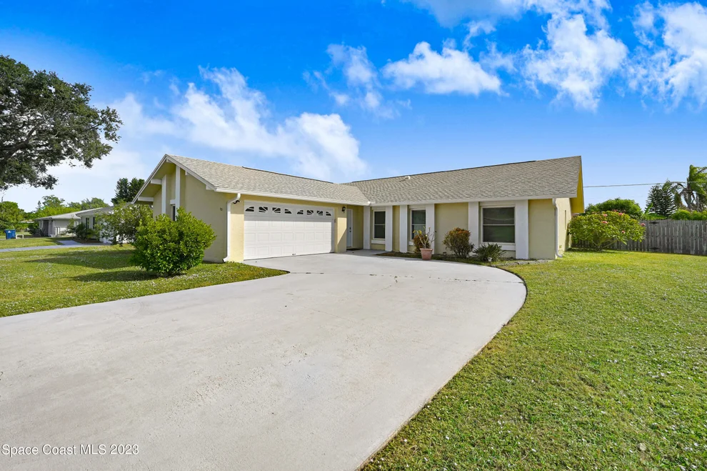 Unit for sale at 781 Arundo Avenue NE, Palm Bay, FL 32905