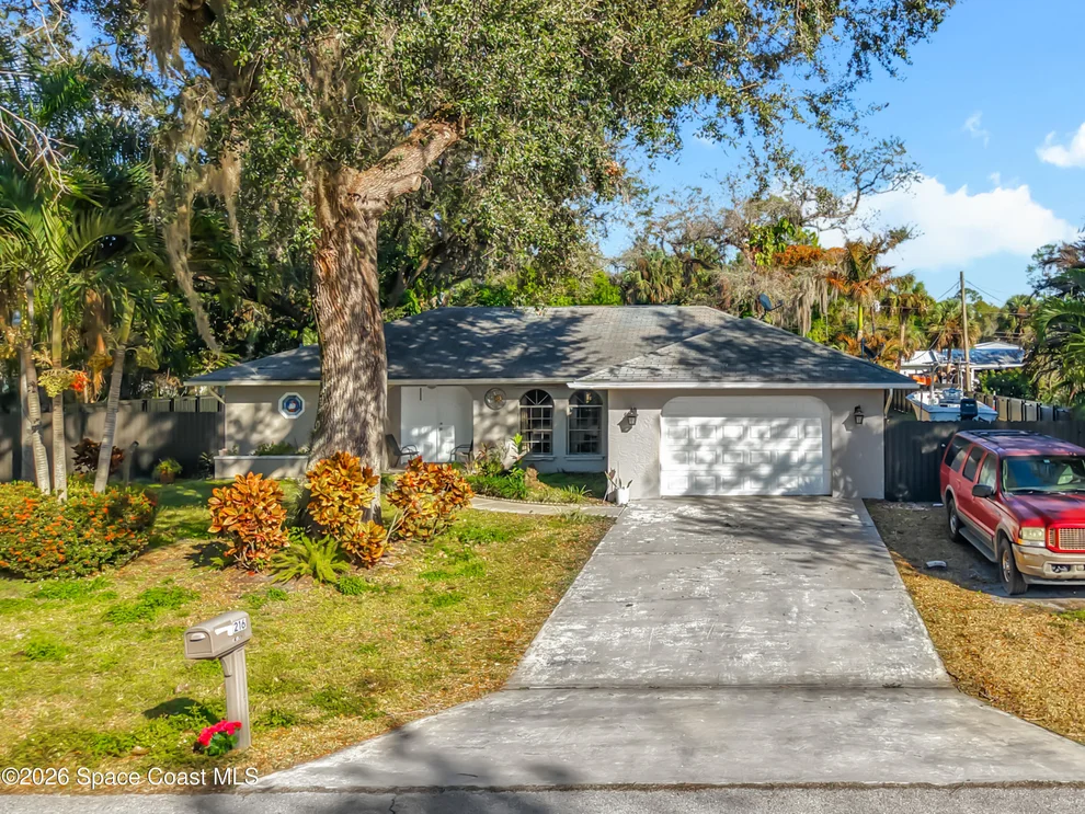 Unit for sale at 216 Greenwood Avenue, Lehigh Acres, FL 33936