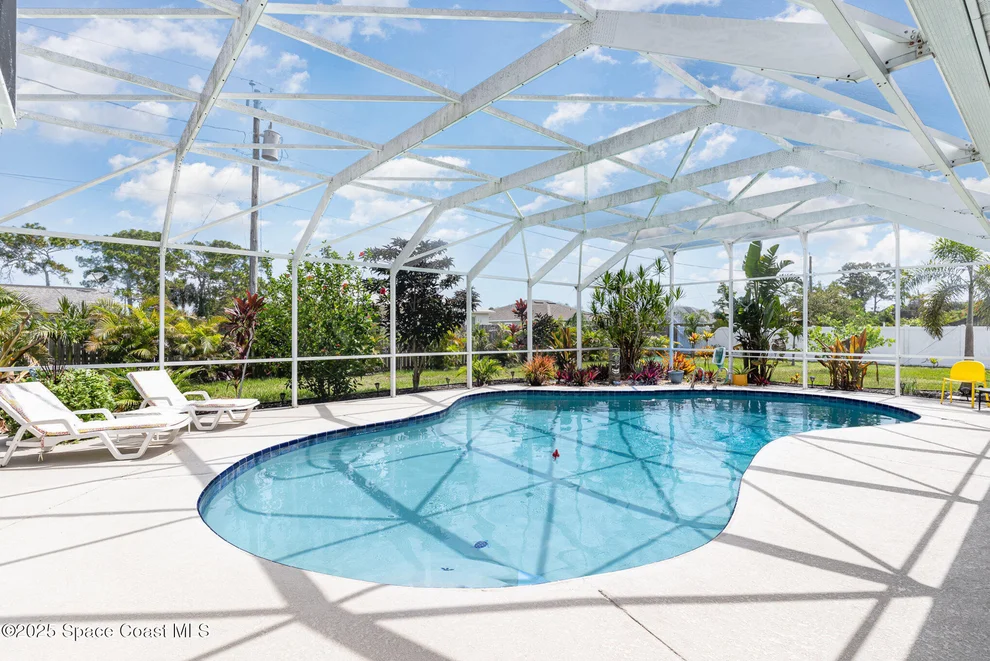 Unit for sale at 913 Coquina Street SE, Palm Bay, FL 32909