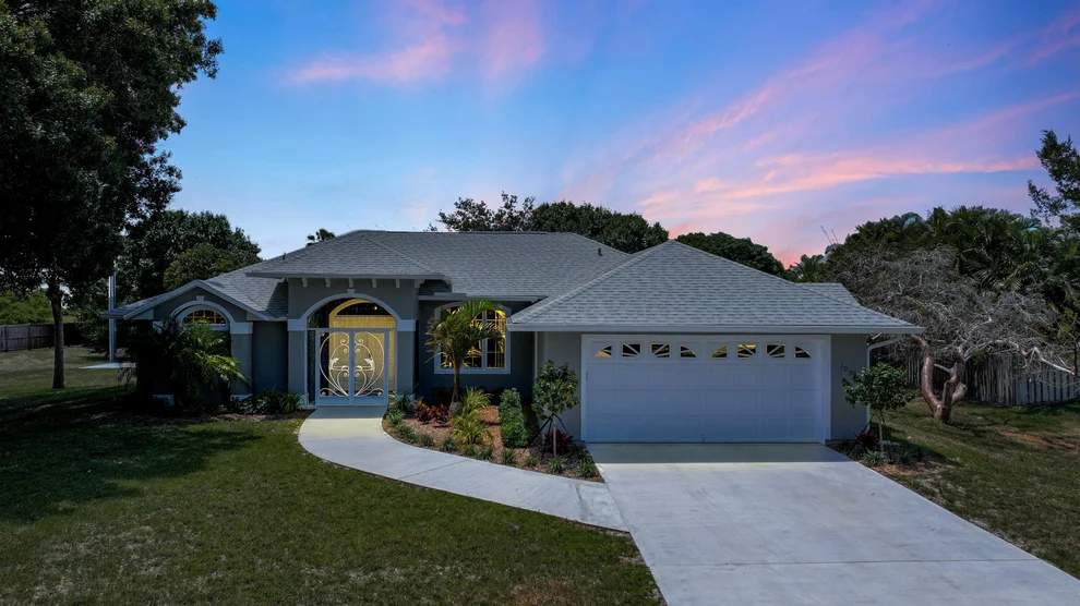Unit for sale at 1095 47th Avenue SW, Vero Beach, FL 32968