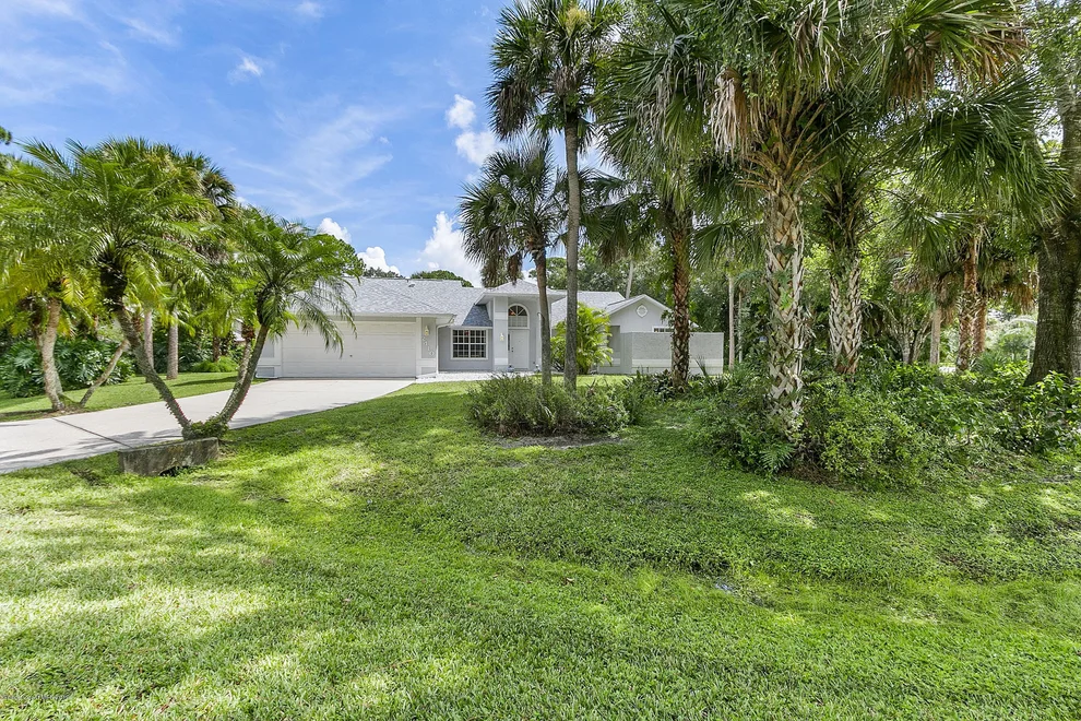Unit for sale at 2410 W Friday Circle, Cocoa, FL 32926
