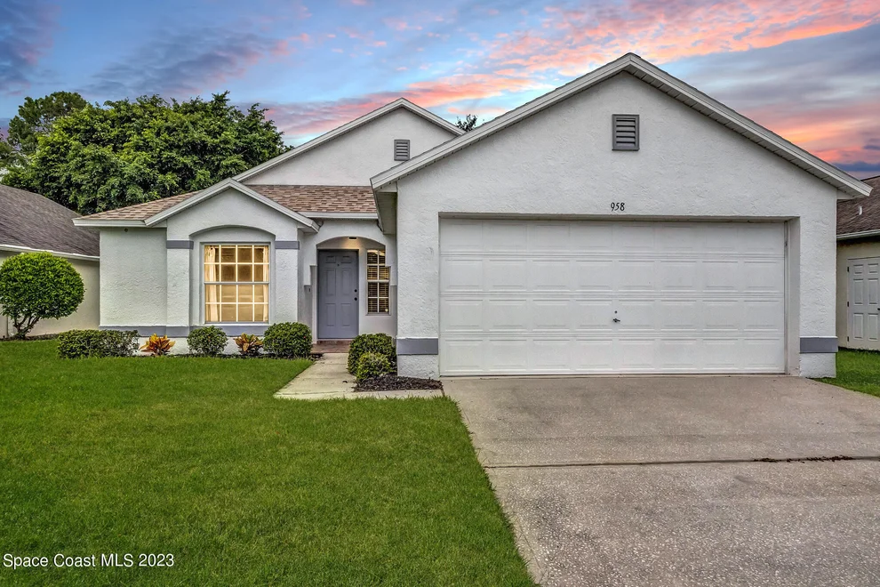 Unit for sale at 958 Pine Creek Circle NE, Palm Bay, FL 32905