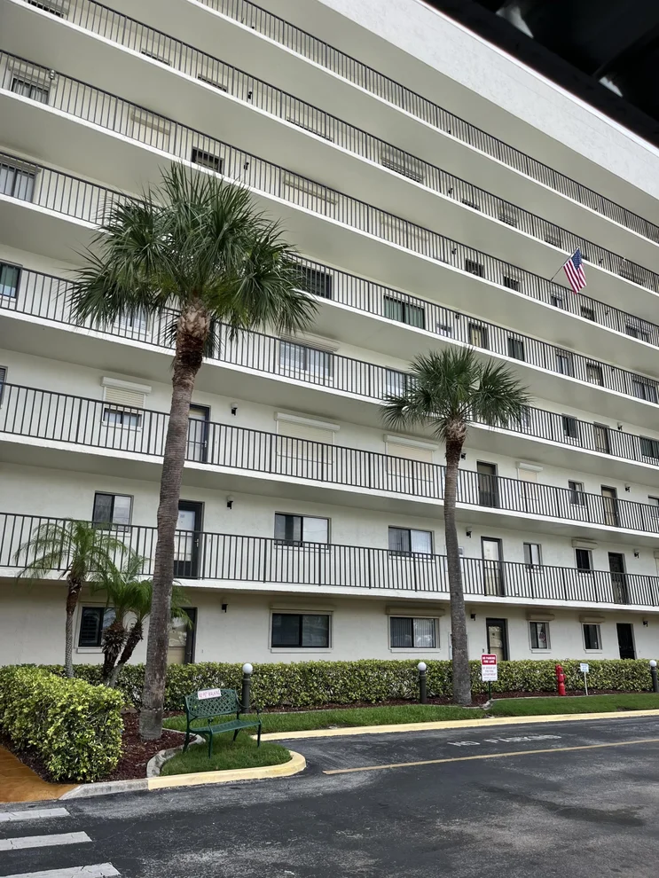 Unit for sale at 250 S Sykes Creek Parkway, Merritt Island, FL 32952