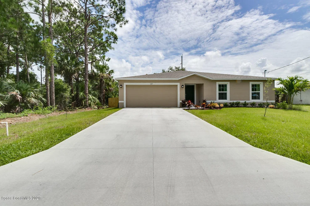 Unit for sale at 1443 Saxony Road SW, Palm Bay, FL 32908