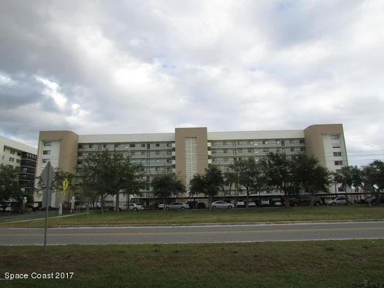 Unit for sale at 300 Sykes Creek Parkway S, Merritt Island, FL 32952