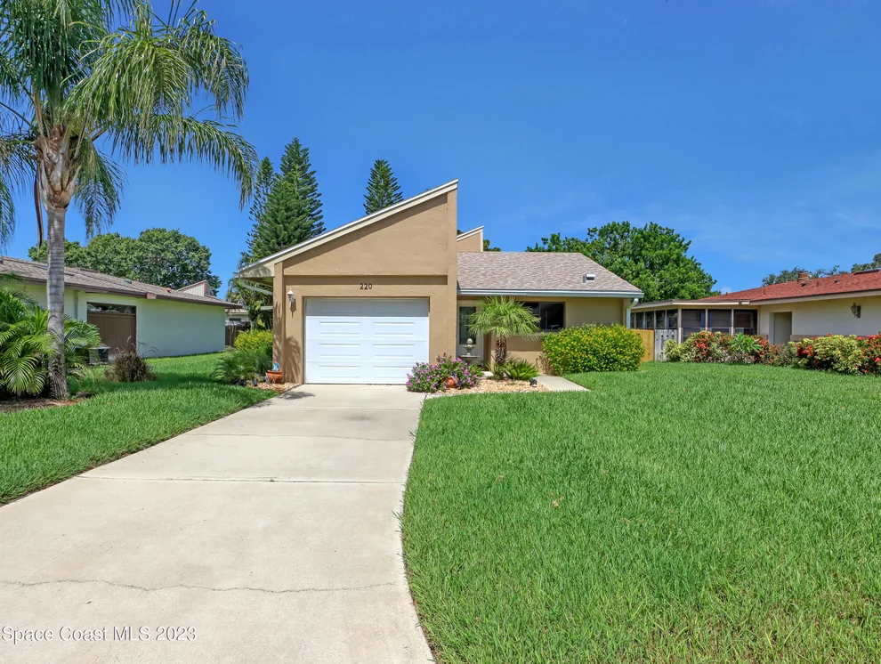 Unit for sale at 220 Applewood Circle, Melbourne, FL 32940