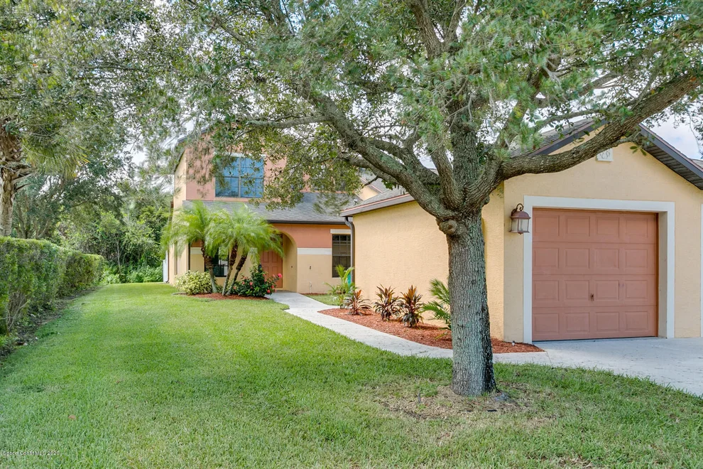 Unit for sale at 1100 Luminary Circle, Melbourne, FL 32901